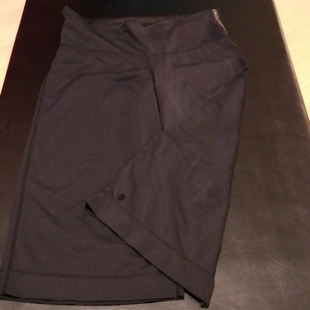 Lululemon capris - Picture 4 of 6